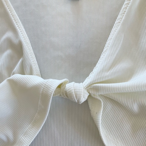 White Twist Front Crop Top S New - Picture 3 of 5